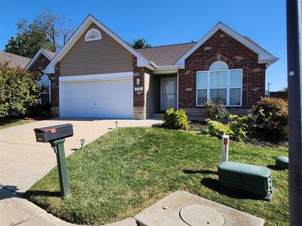 3638 Candlewyck Green Court , Florissant, MO 63034