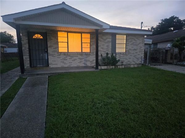 4512 ROSEMONT Place , New Orleans, LA 70126