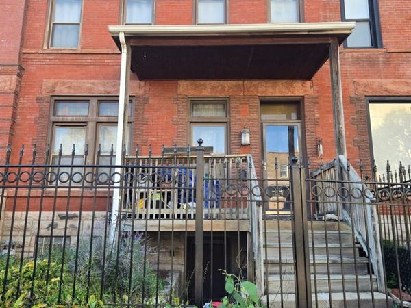 3824 S Calumet Avenue , Chicago, IL 60653