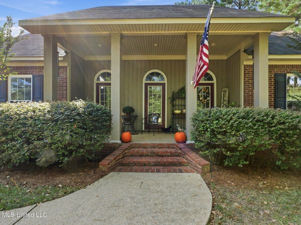 1080 Spring Lake Cove, Raymond, MS 39154