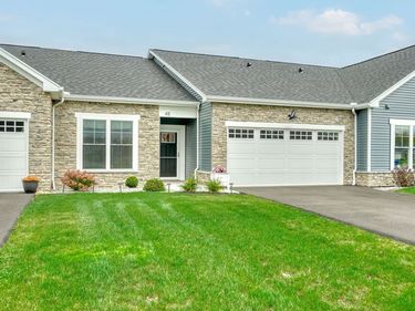 48 Cedarway Circle, Webster, NY 14580