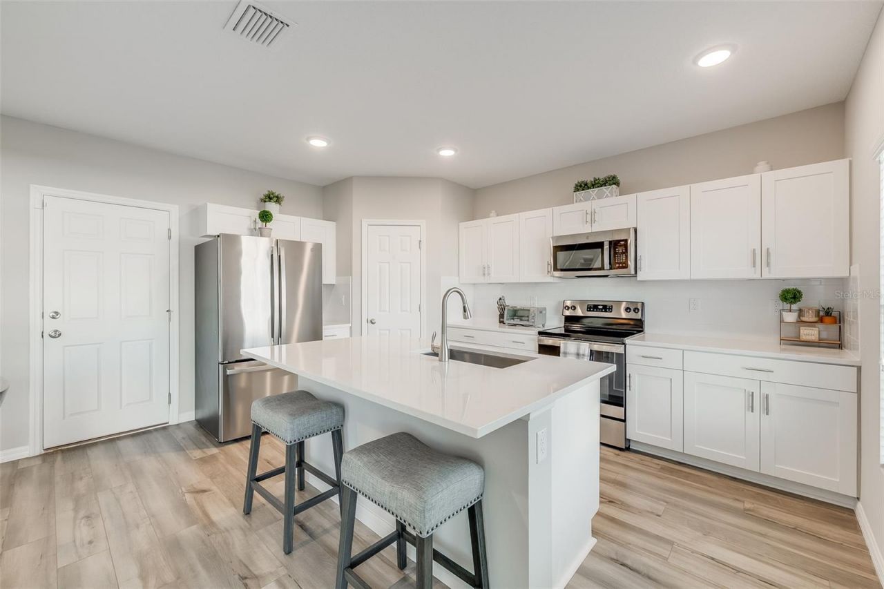 12625 Tannencrest Drive , Riverview, FL 33579 Photo
