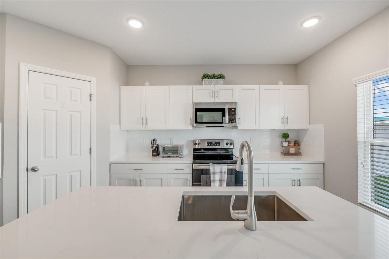 12625 Tannencrest Drive , Riverview, FL 33579 Photo