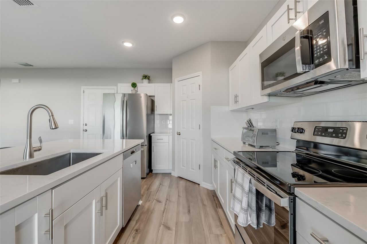 12625 Tannencrest Drive , Riverview, FL 33579 Photo