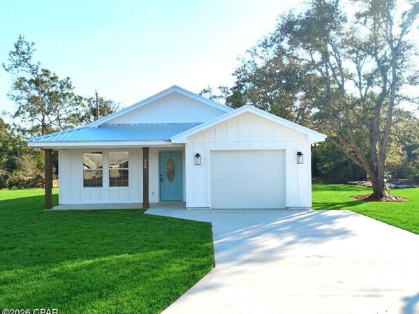2143 Sunny Hills Boulevard , Chipley, FL 32428