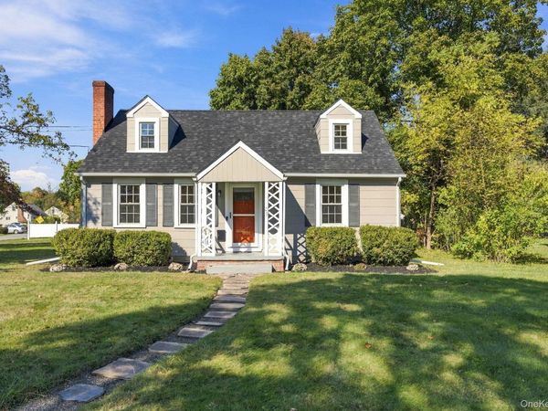 23 Mansion Drive, Hyde Park, NY 12538