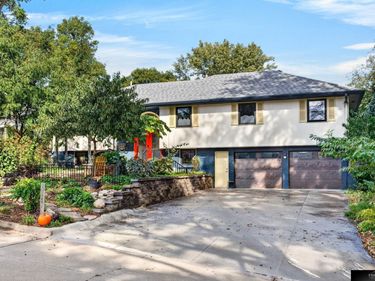 11818 Dorcas Street, Omaha, NE 68144
