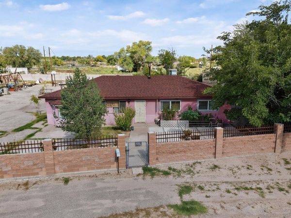 5589 Greer Loop SW, Albuquerque, NM 87105