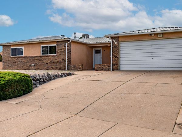 7804 San Francisco Road NE, Albuquerque, NM 87109