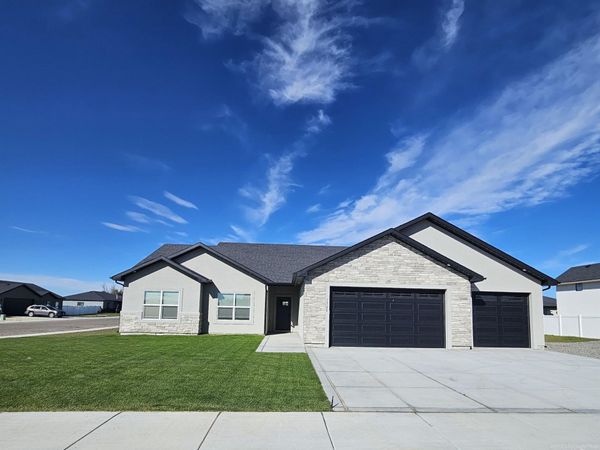 1522 W Ruby Dr, Rupert, ID 83350
