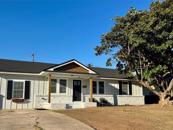 40 Village Drive, Chickasha, OK 73018