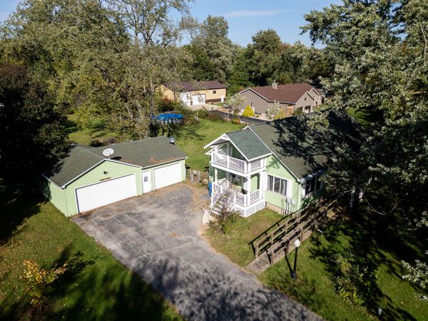 550 W Oak Hill Road, Porter, IN 46304