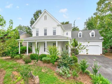 938 BRAEBURN ST , Crozet, VA 22932