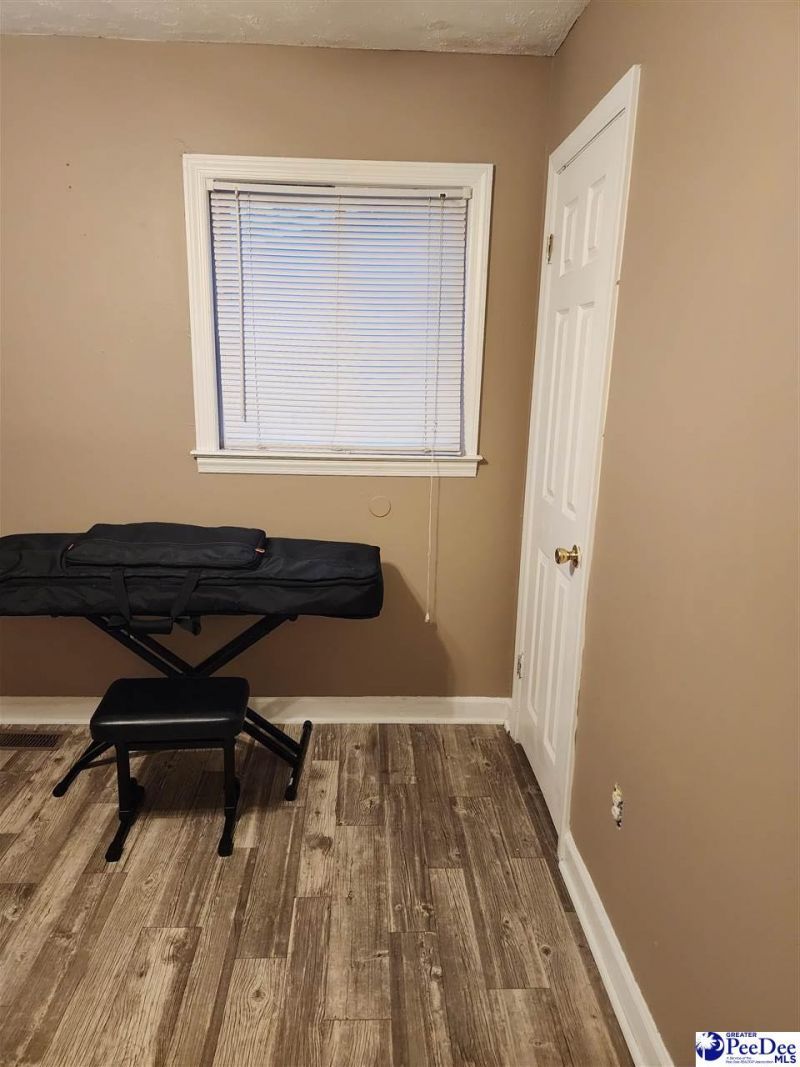 348 Carlisle Photo 22