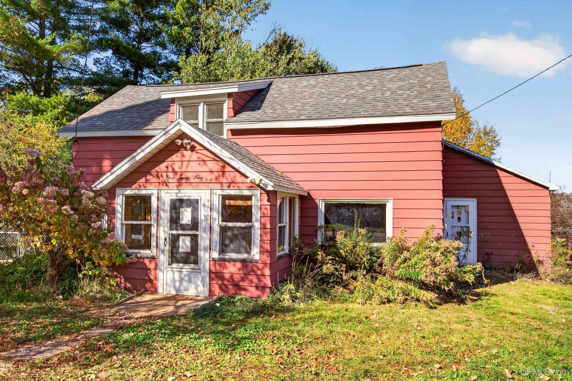 129 Davis Street, Ishpeming, MI 49849 Main Photo