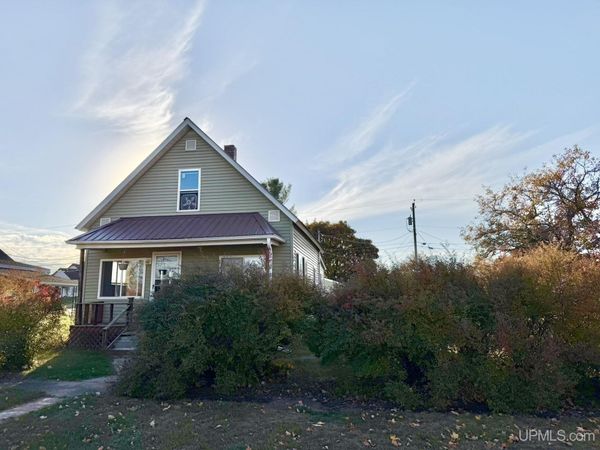 605 Ash Street, Norway, MI 49870