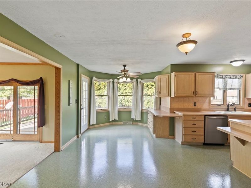 7902 Kerrybrooke Trail, Poland, OH 44514 Photo 6