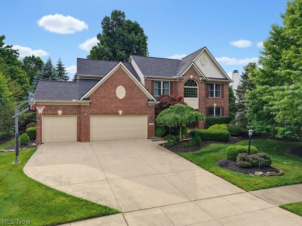 15295 Old Oak Drive , Strongsville, OH 44149