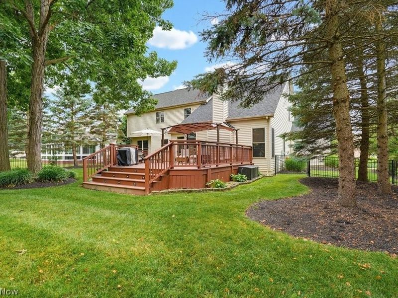 15295 Old Oak Drive, Strongsville, OH 44149 Photo 4