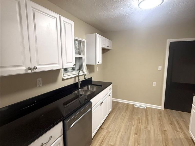 422 N Firestone Boulevard, Akron, OH 44301 Photo 16