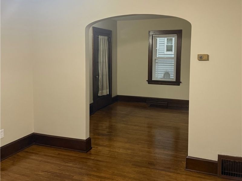 422 N Firestone Boulevard, Akron, OH 44301 Photo 9