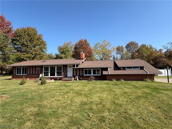 12803 Lynn Drive , Chesterland, OH 44026