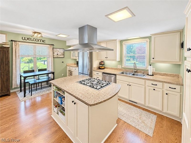 278 Ridgeview Drive, Seven Hills, OH 44131 Photo 4