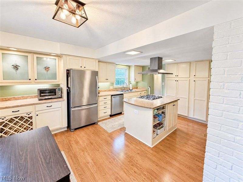 278 Ridgeview Drive, Seven Hills, OH 44131 Photo 5
