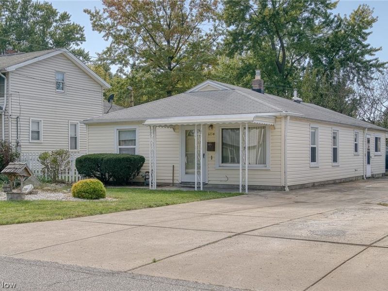 1294 E 351st Street, Eastlake, OH 44095 Photo 2