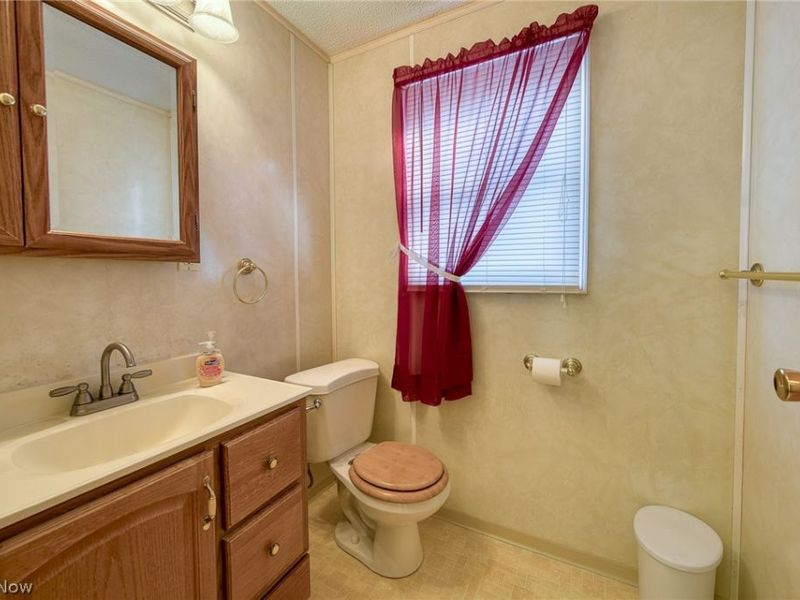 1294 E 351st Street, Eastlake, OH 44095 Photo 9