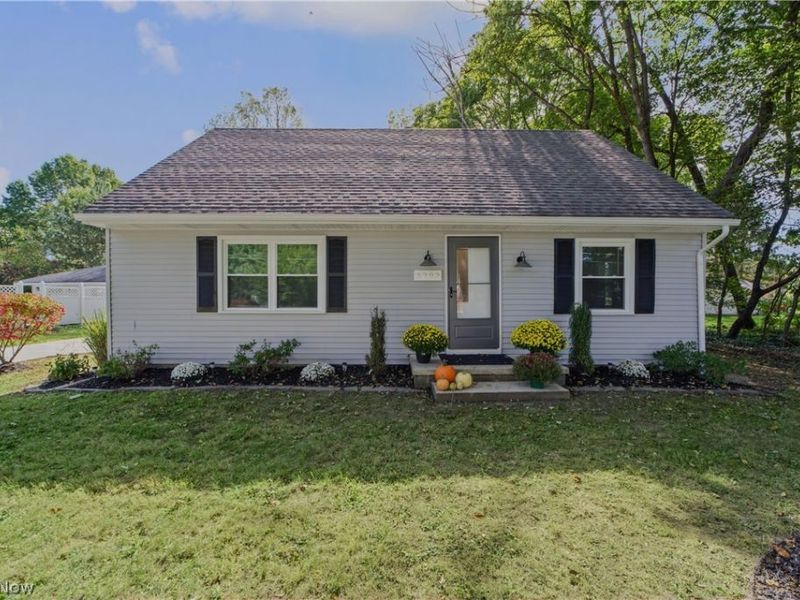3292 Helmsdale Drive, Akron, OH 44312 Photo 1