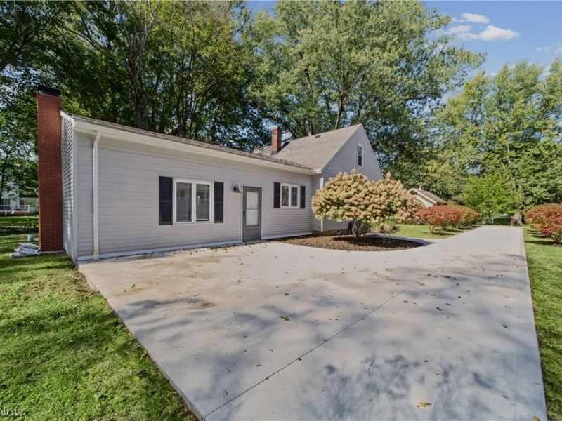 3292 Helmsdale Drive, Akron, OH 44312 Photo 29