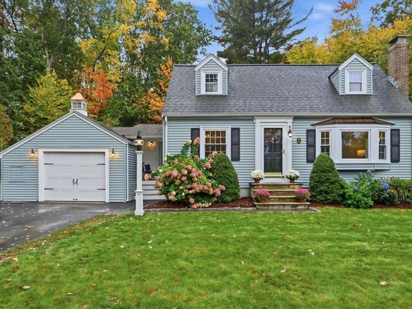 21 Curve Street, Bedford, MA 01730