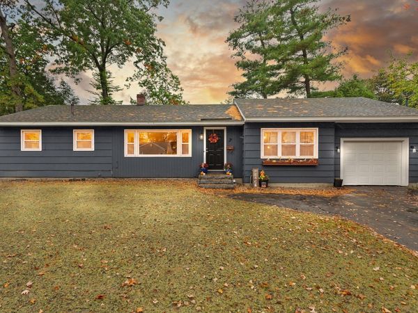 7 Moonbeam Ave., Chelmsford, MA 01824