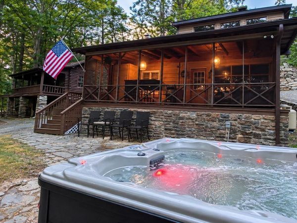 50 Paupack Point Road , Hawley, PA 18428