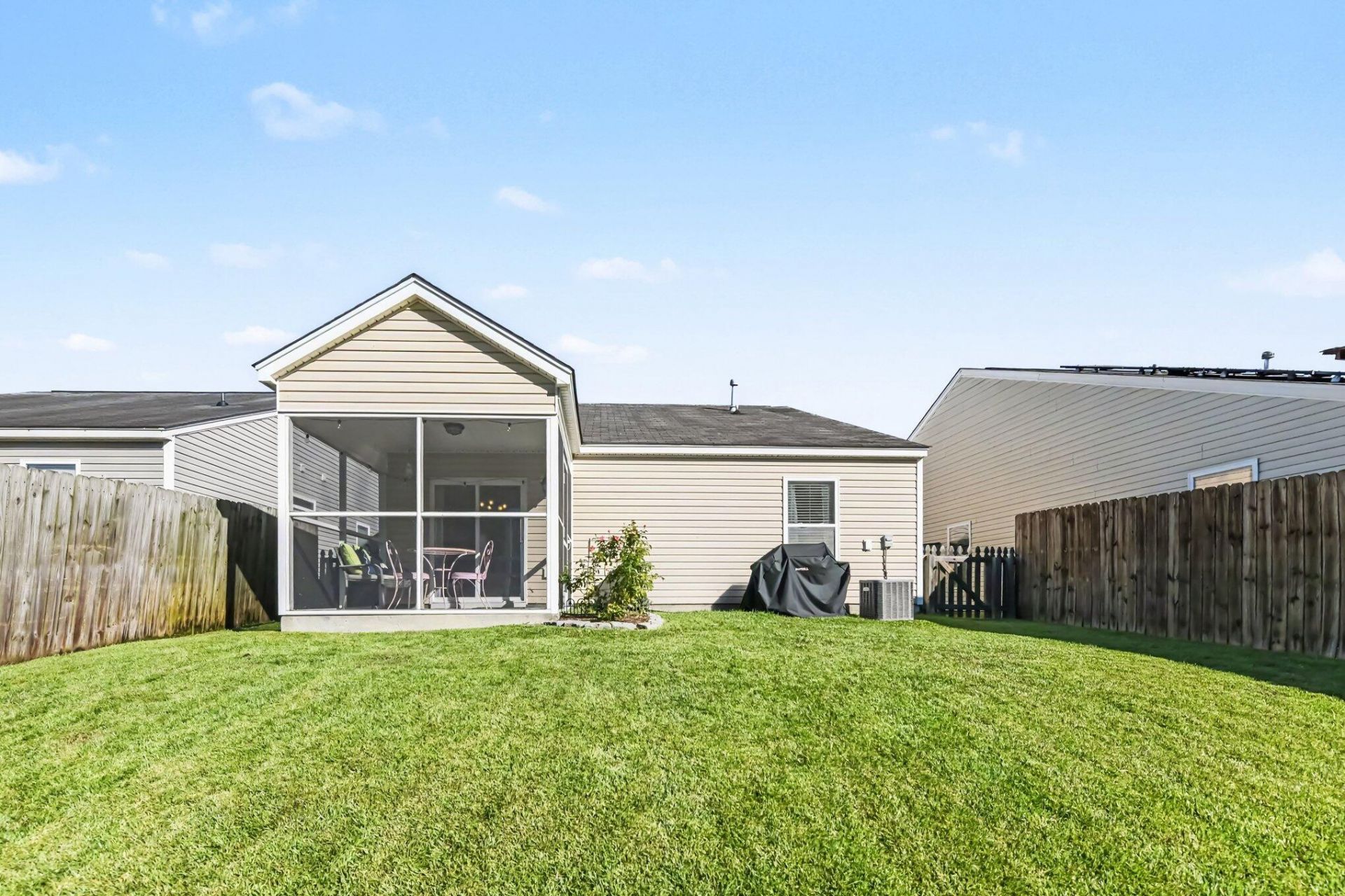 313 Salkahatchie Street Photo 22