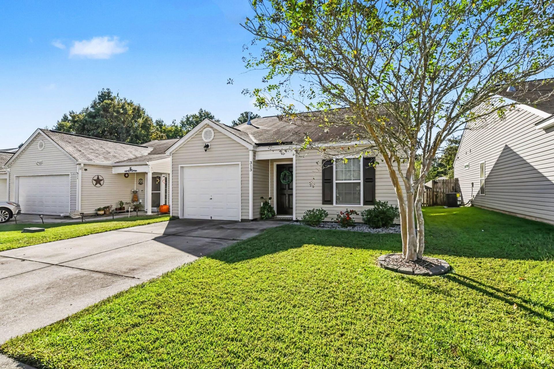 313 Salkahatchie Street Photo 24