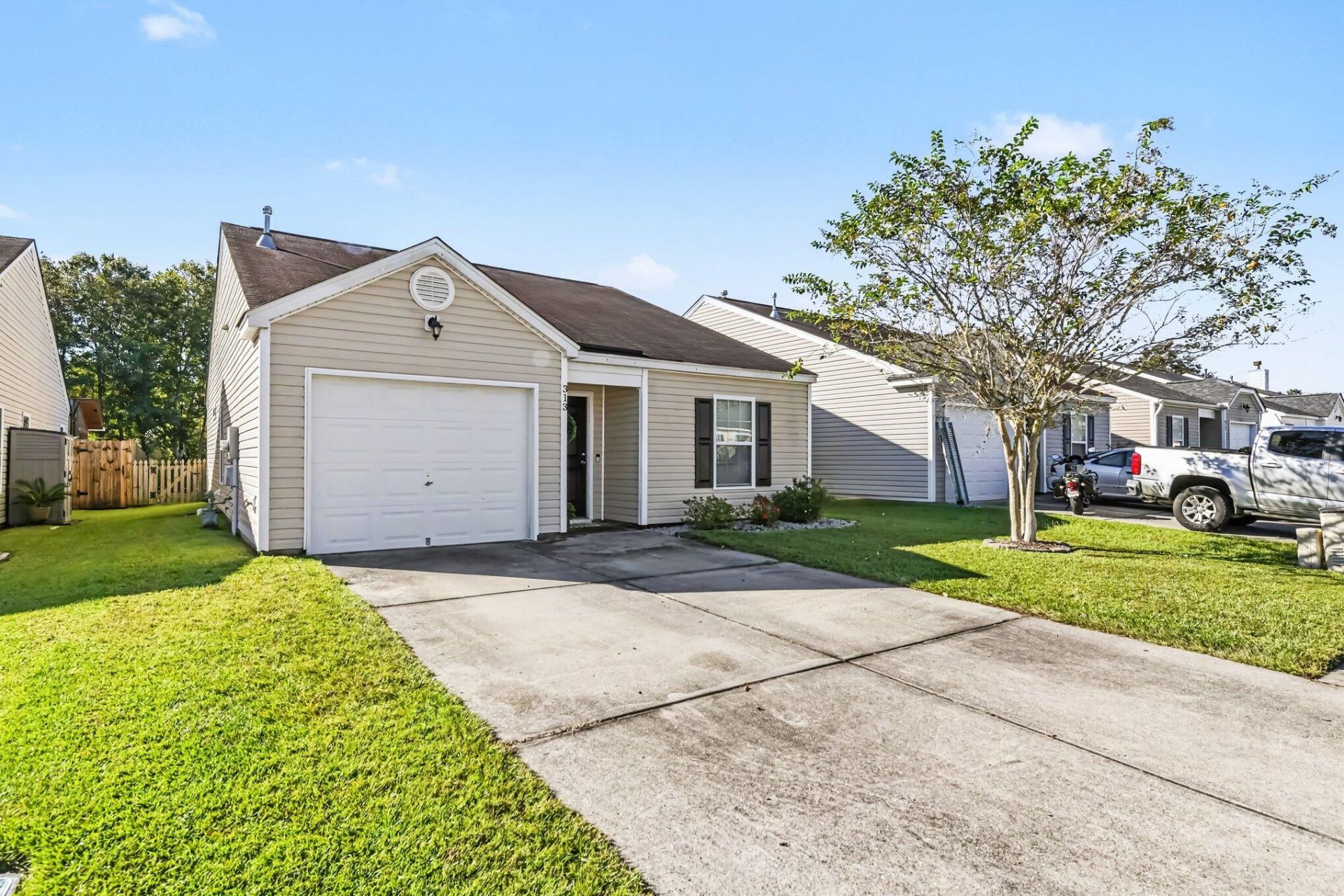 313 Salkahatchie Street Photo 25