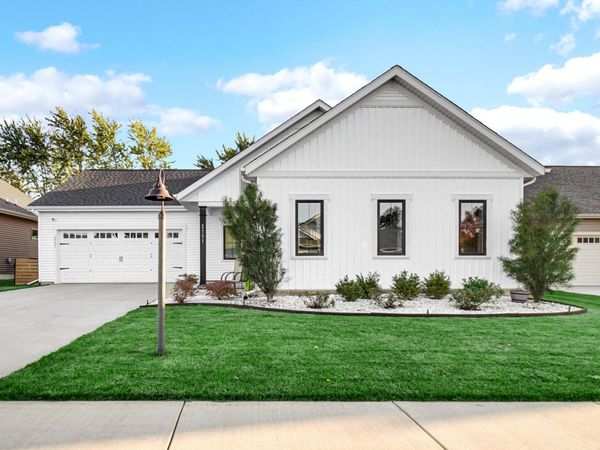 2751 Flagstone Drive , Valparaiso, IN 46385
