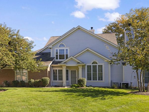 30W101 Fairfax Court , Unit 101, Warrenville, IL 60555