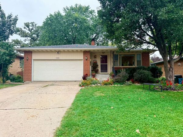 1805 Avenue K , Sterling, IL 61081