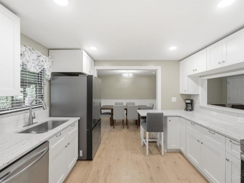 6996 Gary Lee Drive, West Chester, OH 45069 Photo 12