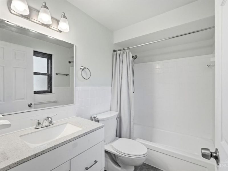 6996 Gary Lee Drive, West Chester, OH 45069 Photo 17