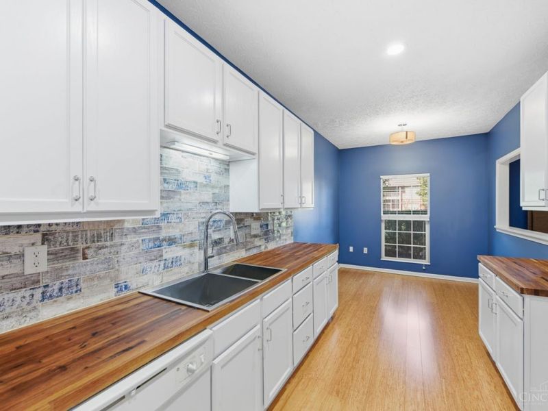 7975 Pinnacle Point Drive, Unit 102, West Chester, OH 45069 Photo 12