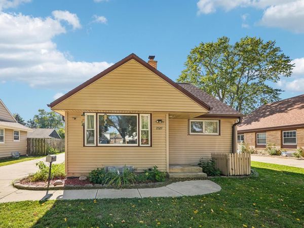 2529 W Bolivar AVENUE, Milwaukee, WI 53221