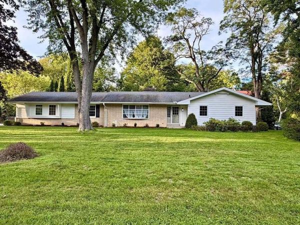 18830 Brookdale DRIVE, Brookfield, WI 53045