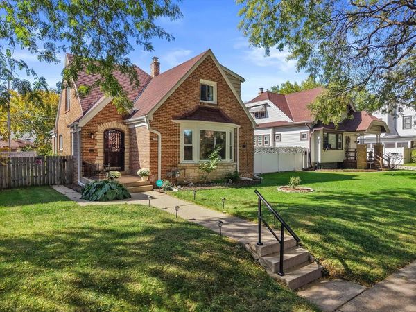 4937 W Medford AVENUE, Milwaukee, WI 53216
