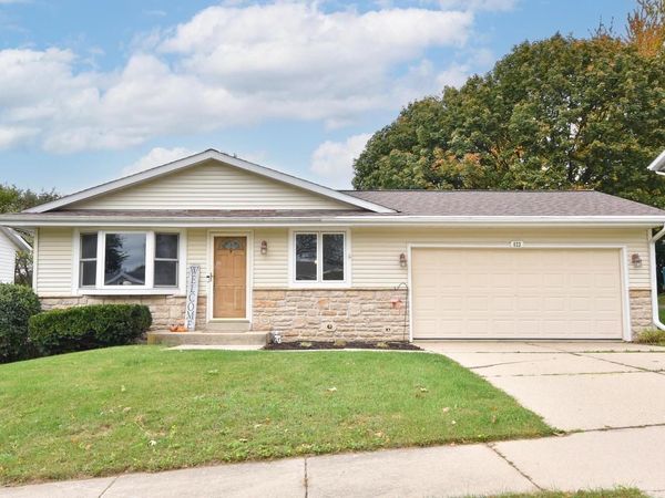 822 Kings Ridge COURT W, West Bend, WI 53090