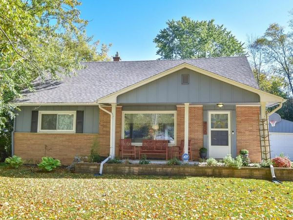 4520 N 100th STREET, Wauwatosa, WI 53225