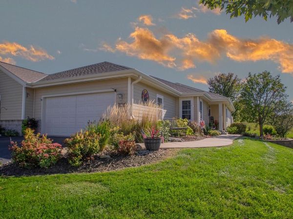 624 Belmont DRIVE, Watertown, WI 53094